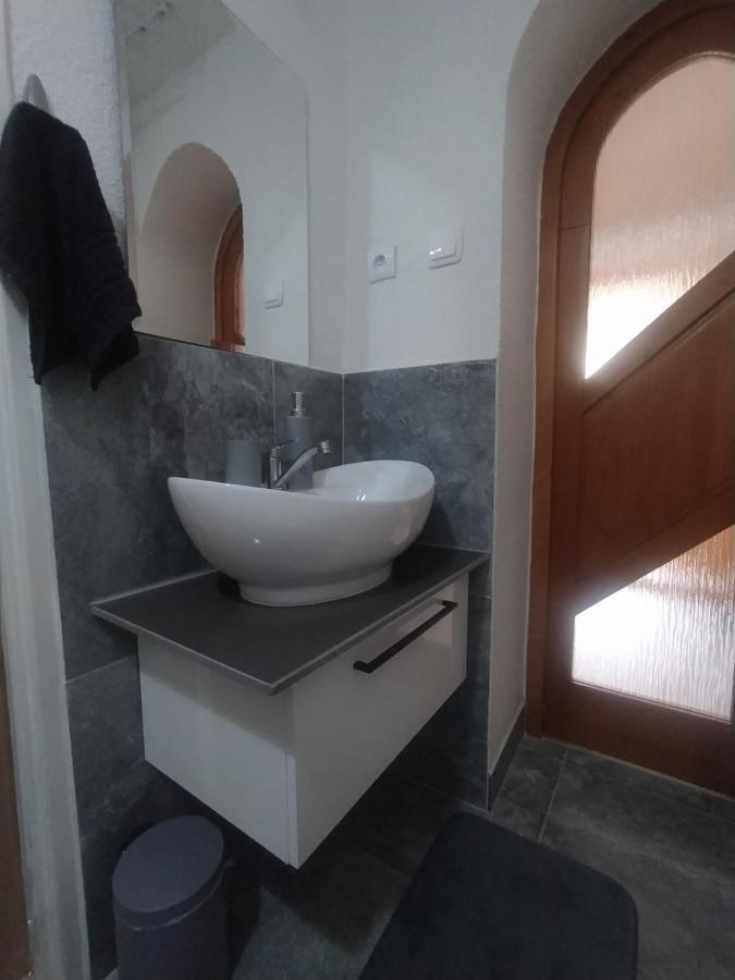 Apartman Karin Huty Екстериор снимка